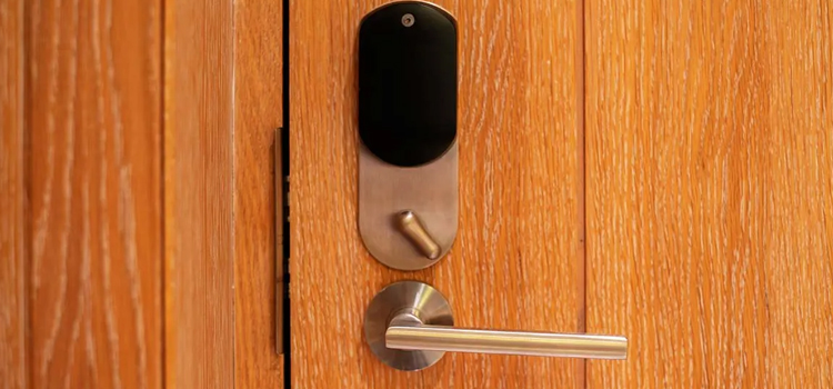 Automatic Locking Door Knob Half Moon Bay